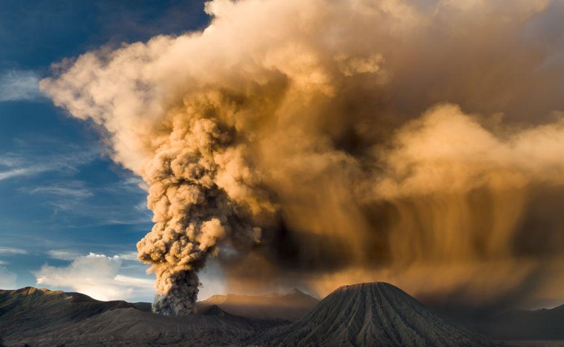 13 種火山噴發夢境解讀：夢見火山噴發，夢見火山噴發，夢見熔岩，夢見熔岩流淌